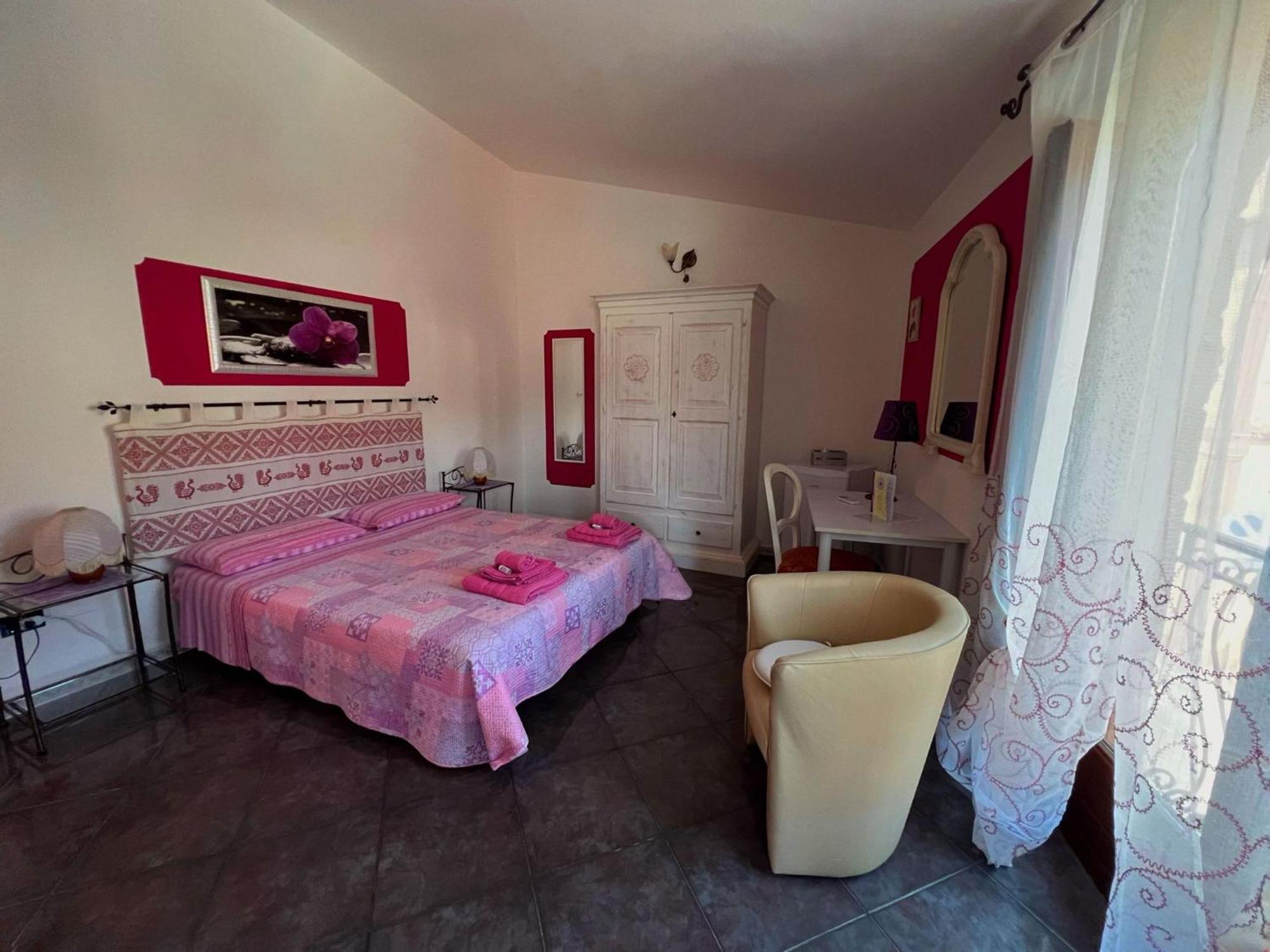 Locazioni Brevi La Rosaviola Guest Rooms 툴라다 외부 사진